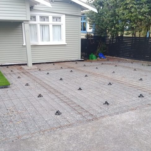 700 x 400